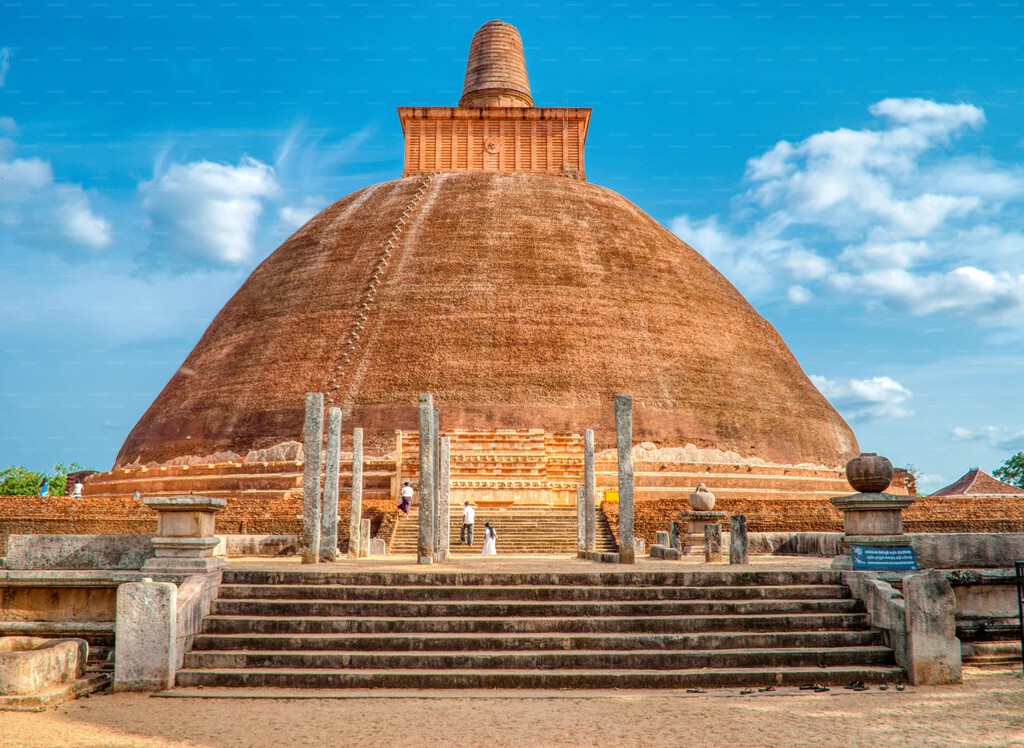Hace 1.700 años se construyó una megastructura para la eternidad: hoy sigue dominando Sri Lanka