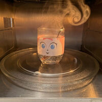 El peligro de calentar agua, café y leche en el microondas ya viene avisado en las instrucciones: así hay que hacerlo