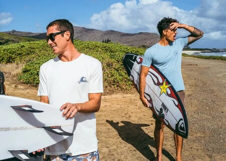 Chollos en tallas sueltas Quiksilver, con camisas por 15 euros, sudaderas por 17,40 euros o camisetas por 7,80 euros en El Corte Inglés