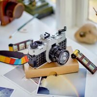 No podrá hacer fotos, pero esta cámara de LEGO en oferta tiene un diseño brutal y viene con carretes