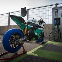 Las motos eléctricas están en auge: Energica ha doblado sus ventas tras la inversión en MotoE