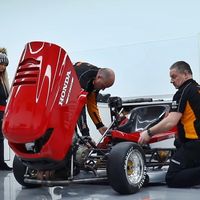 Objetivo: más de 215 km/h. El Honda Mean Mower y sus 190 CV van a por el récord del cortacésped más rápido