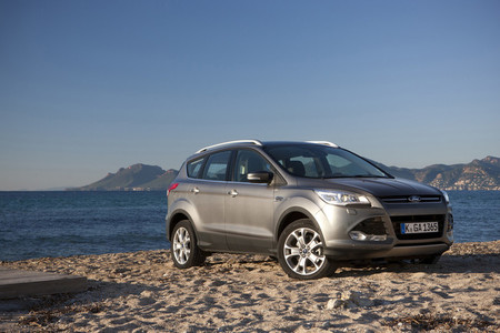 Ford Kuga 2013 en la playa