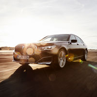 Así es el BMW 745e: un híbrido enchufable con hasta 58 kilómetros de autonomía eléctrica y etiqueta Cero