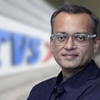 No le conocías, pero es el indio que a partir de ahora va a influir en la próxima moto que te compres. Y tiene más fuerza que China 