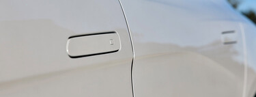 Los tiradores escamoteables de las puertas son bonitos, aerodinámicos y… peligrosos. Lo dice el RACE alemán