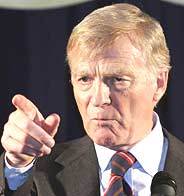Max Mosley y Fernando Alonso hacen equipo contra Ron Dennis