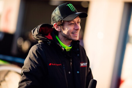 Rossi Se Estrena Como Piloto De Gt 001