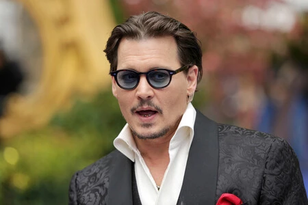 Dior mantiene de embajador de su fragancia a Johnny Depp y se disparan las ventas tras su juicio