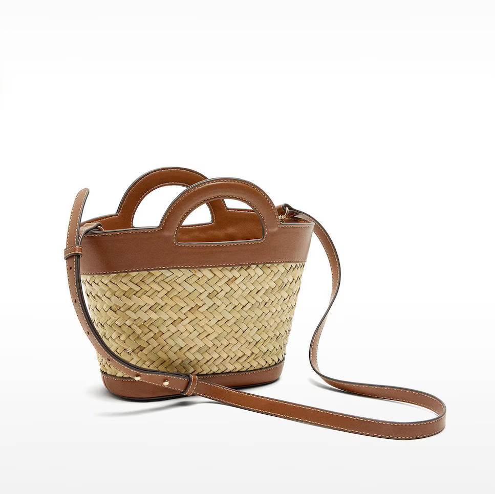 Parfois
Bolso de mano estilo tote pequeño convertible a bandolera efecto rafia con cierre de cuerda
