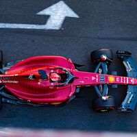 Charles Leclerc baja el suflé de Carlos Sainz haciendo su cuarta pole position consecutiva en Bakú