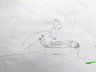 Descubrieron que estaban abusando de su hija de cinco años gracias a sus dibujos