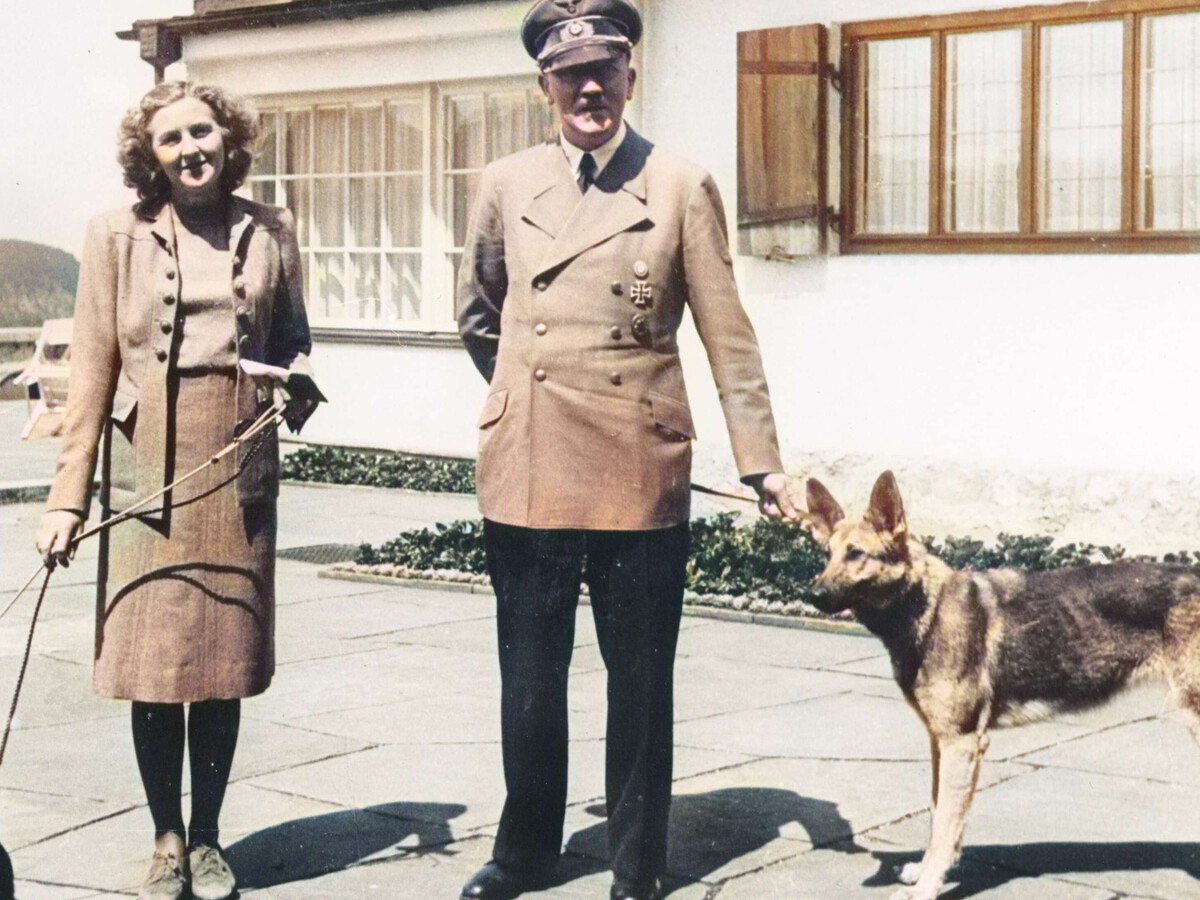 https://i.blogs.es/eaa2f5/hitler-blondi/1200_900.jpeg