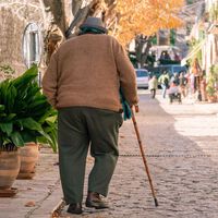 Ya entró en vigor: España modifica la jubilación y permite a los pensionistas cobrar parte de su pensión si vuelven a trabajar 