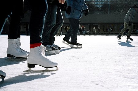 Para Navidad, Barcelona podría contar con tres pistas de hielo