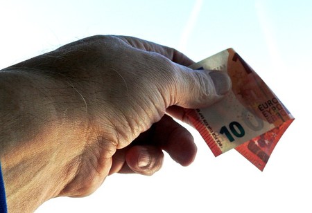 ¡Atención, contribuyente! Si el año pasado realizaste una donación, puede que tengas que declararla en el IRPF