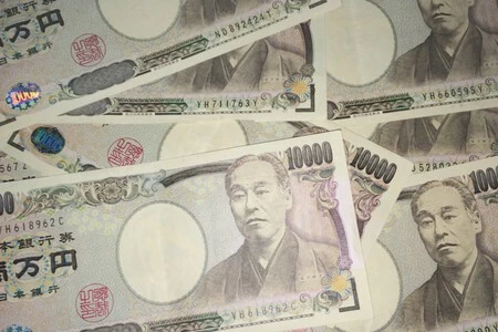 一部の専門家は、これらの投資が円安の原因であると指摘している(画像: PxHere )