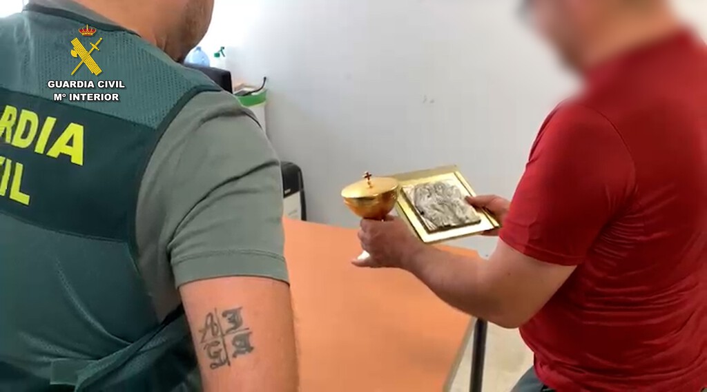 Creíamos que robar en una iglesia exigía forzar una puerta. Un hombre de Tomelloso demostró que basta con parecer un paciente más 