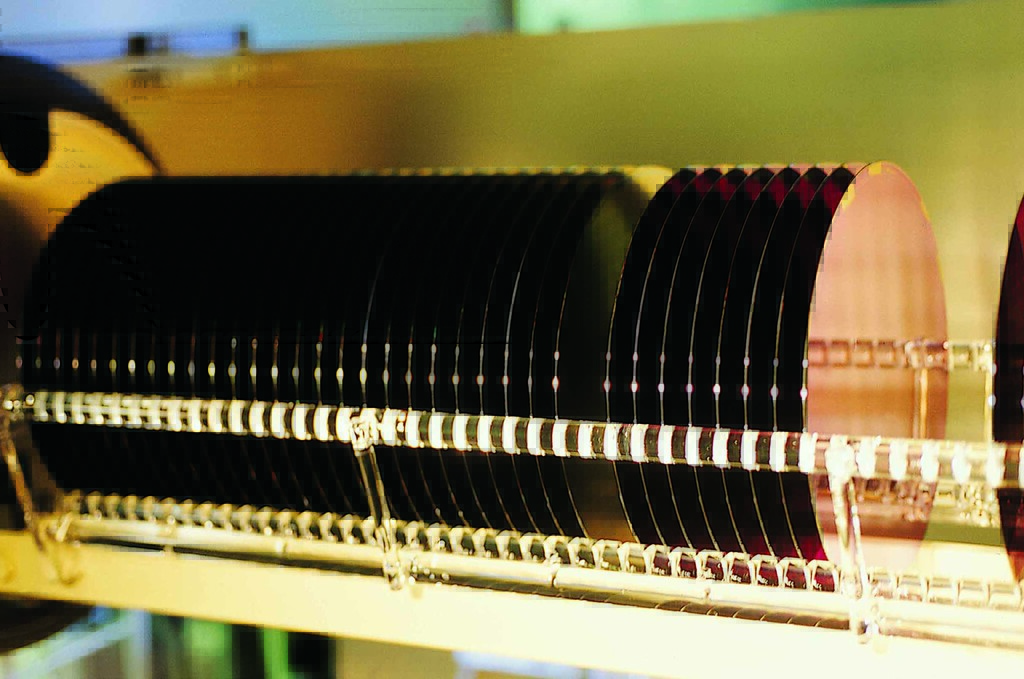 Intel and TSMC Lead the Photonic Chip Revolution—But China Just Entered the Race