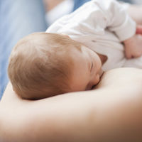 Ninguna vacuna está contraindicada durante la lactancia materna