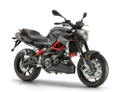 Aprilia Shiver 900: 95 CV y 90 Nm de par motor, ahora mejor conectados