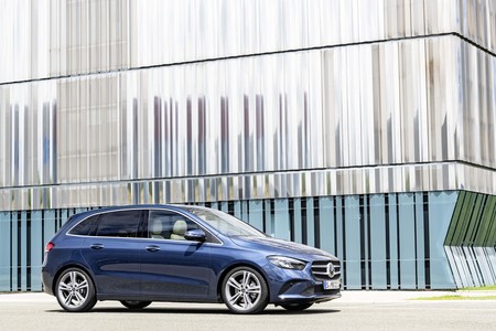 Mercedes-Benz amplía su abecedario premium con el nuevo Clase B