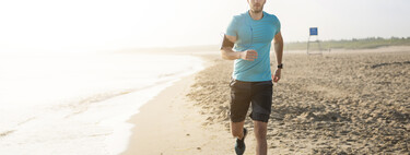 Este verano entrena en la playa: una rutina HIIT que puedes hacer a la orilla del mar 