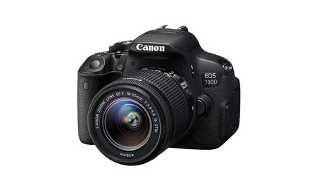 Llevate una gran cámara de inicio como la EOS 700D de Canon con el 18-55 mm por sólo 485 euros en PCComponentes