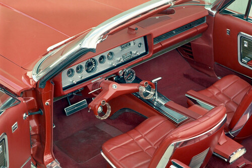 Ruedas con luz o el abuelo del volante Yoke de Tesla: las ideas más locas que parecían modernas hace 50 años y acabaron siendo un bluf