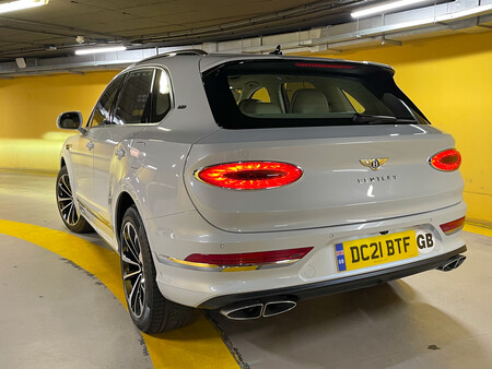 Bentley Bentayga Hybrid Prueba Contacto 15