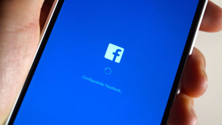 Facebook sigue añadiendo funciones de compra, y ahora empieza a probar su propio Wallapop