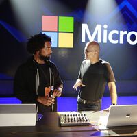 El CEO de Microsoft sugirió rebajar su sueldo un 50% y unos meses después ha roto la hucha cobrando una compensación histórica