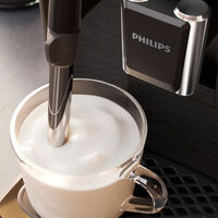 Philips supera a Krups con esta cafetera con molinillo, espumador y fácil limpieza a precio de outlet  