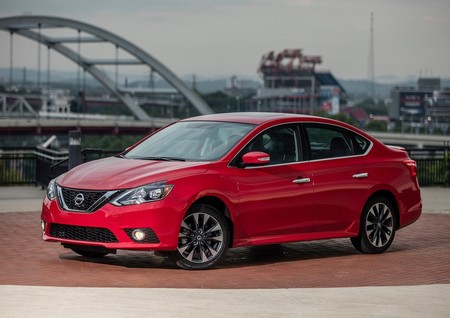 Nissan Sentra Sr Turbo 2017 1600 02