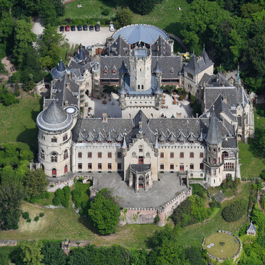 Este pueblo de Alemania alberga el castillo más grande del mundo, y su historia es fascinante