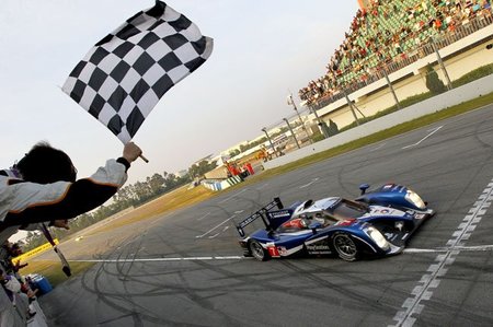 Peugeot vence en la última cita de la Intercontinental Le Mans Cup