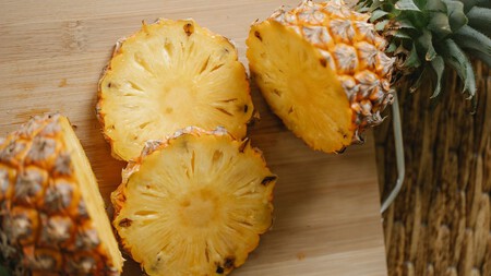 Ni arriba del refri, ni sobre la mesa: este es el mejor lugar para guardar la piña y que no se eche a perder