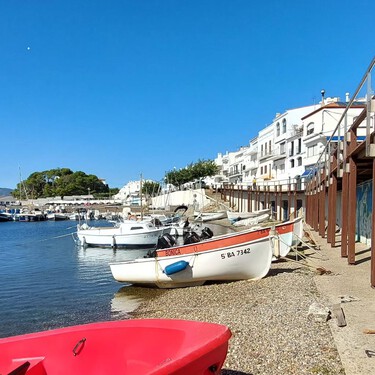 Es como Cadaqués sin turistas: el pueblo pesquero perfecto que mantiene su esencia y solo conocen expertos viajeros