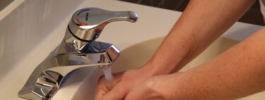 Encanador recomendou que eu fizesse isso uma vez por semana para evitar que canos e ralos fiquem com mau cheiro — e funciona