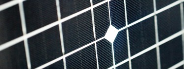 El invento que promete placas solares mucho más baratas, eficientes y en todas partes 