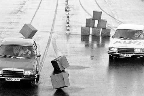 Estas son las innovaciones que la industria del automóvil le debe a  Mercedes-Benz