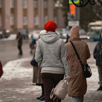 Esqueça o outono ameno e prepare os casacos — uma massa de ar polar extrema já tem data marcada para despencar os termômetros no Brasil 