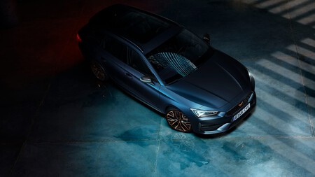 Mientras Espana Sigue Apostando Por El Diesel Ferran Torres Conduce Un Cupra De 272 Cv Con Etiqueta Cero