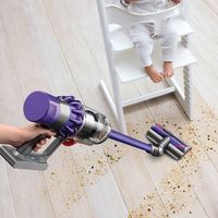 Esta aspiradora sin cables Dyson V10 tiene una autonomía brutal y está a precio de Black Friday hoy en MediaMarkt: 379 euros
