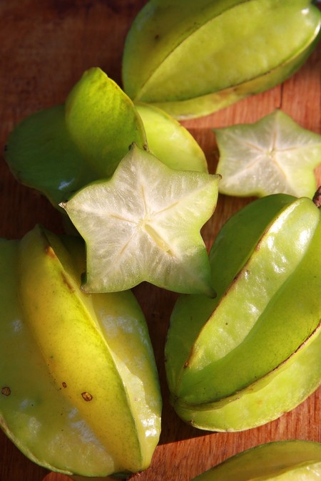 La carambola: beneficios y todo lo que debes saber sobre la fruta estrella