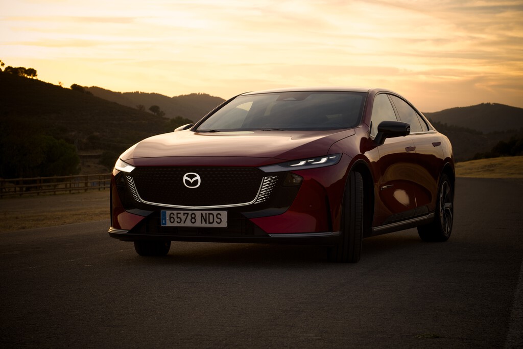 Después de probar el Mazda 6e solo podemos decir una cosa: para lo malo y lo (muy) bueno, se nota su origen chino