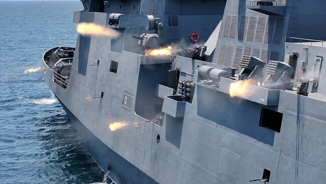 North Korean Frigate Bristles With Machine Guns