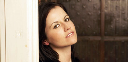 Dolores O'Riordan coquetea con el cine