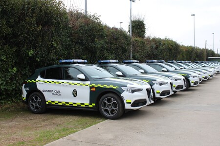 La Guardia Civil sigue apostando por el Alfa Romeo Stelvio Q4 como coche patrulla, sumando más de 100 unidades
