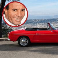 Julio Iglesias estaba a un paso de ser portero del Real Madrid hasta que un accidente de tráfico lo truncó todo: así nació ‘La vida sigue igual’